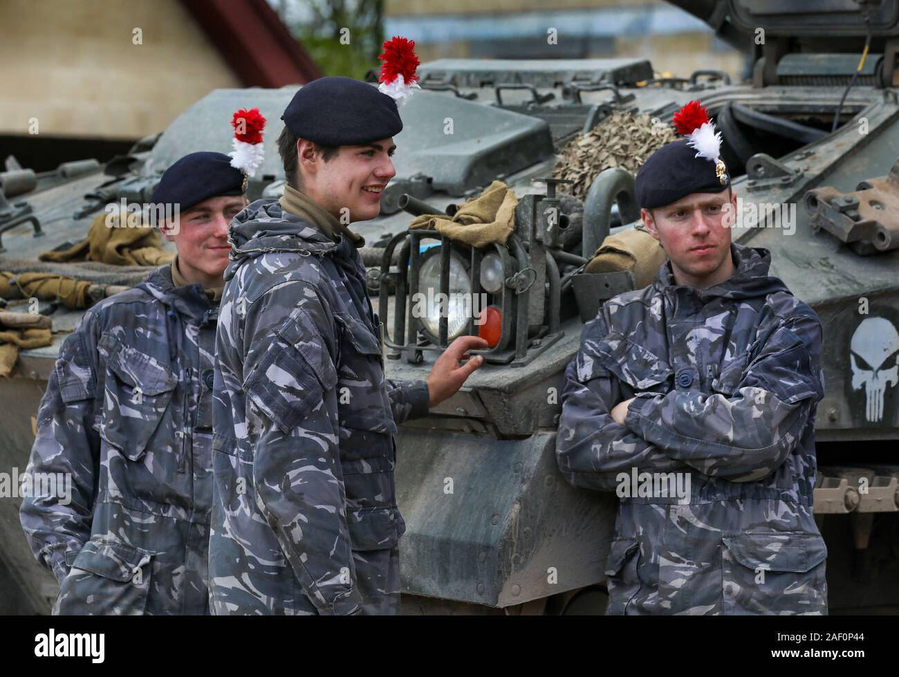 Royal reggimento di Fusiliers equipaggio di un guerriero di combattimento blindati veicolo Foto Stock