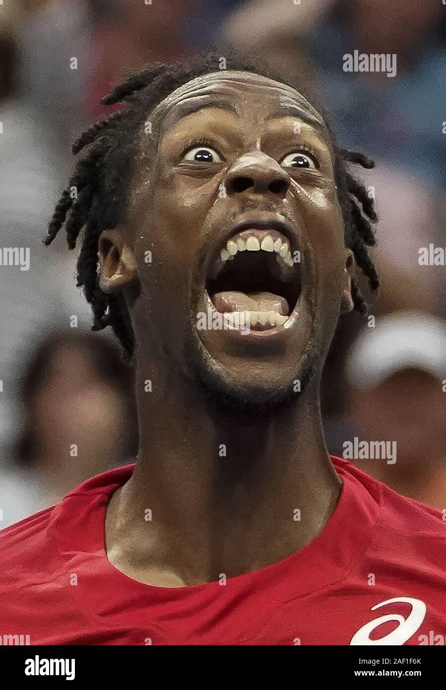 Il Flushing Meadow, Stati Uniti. 12 Dic, 2019. Gael Monfils, della Francia, reagisce dopo che ha ritornato un colpo da italiano Matteo Berrettini, durante la quinta serie tie-break del loro quarto di finale di partita in Arthur Ashe Stadium al 2019 US Open Tennis campionati a USTA Billie Jean King National Tennis Center su Mercoledì, 4 settembre 2019 a New York City. Foto di Ray Stubblebine/UPI Credito: UPI/Alamy Live News Foto Stock