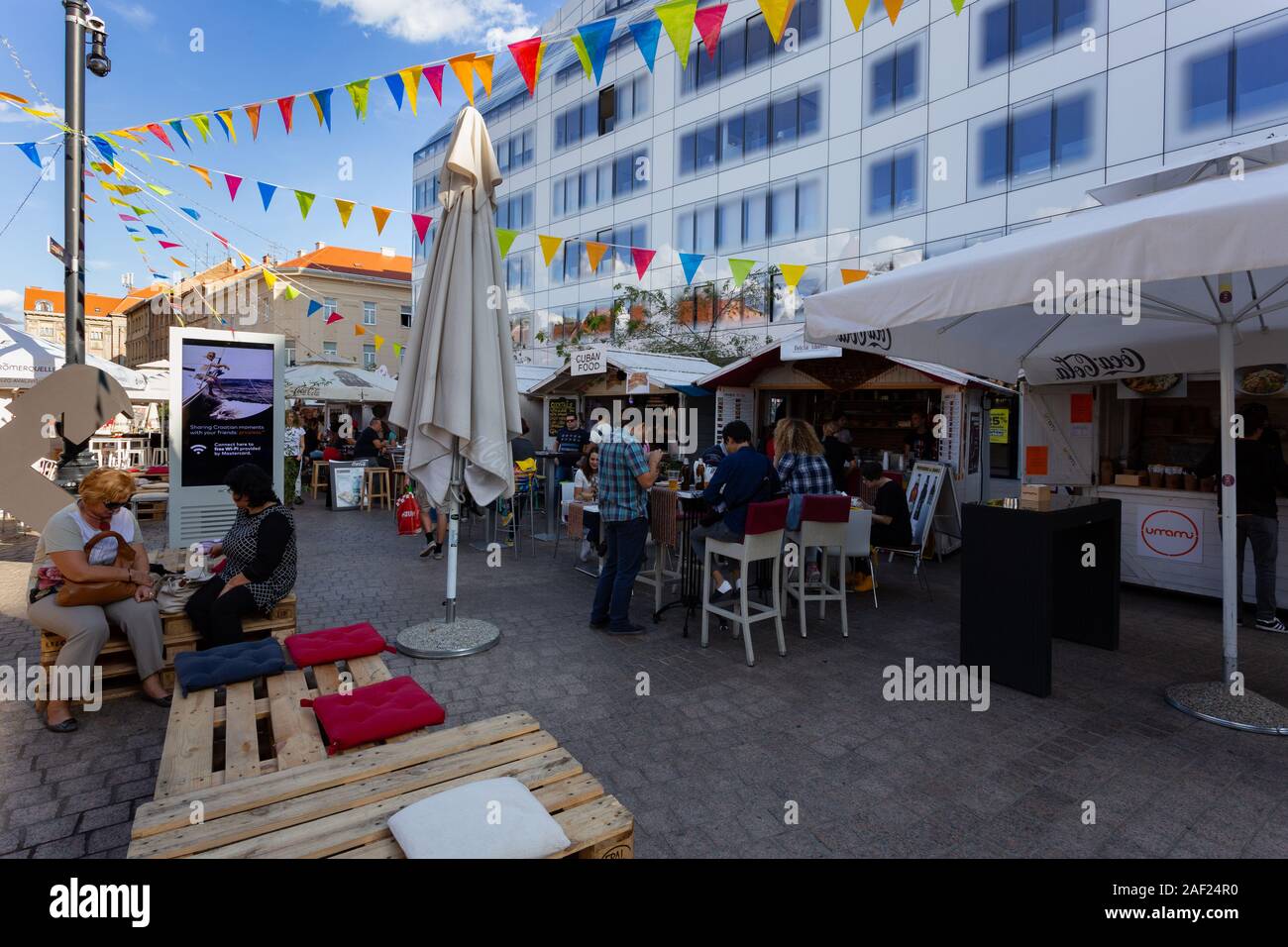 International Food Festival sulla piazza europea in città Zagreb, Croazia Foto Stock