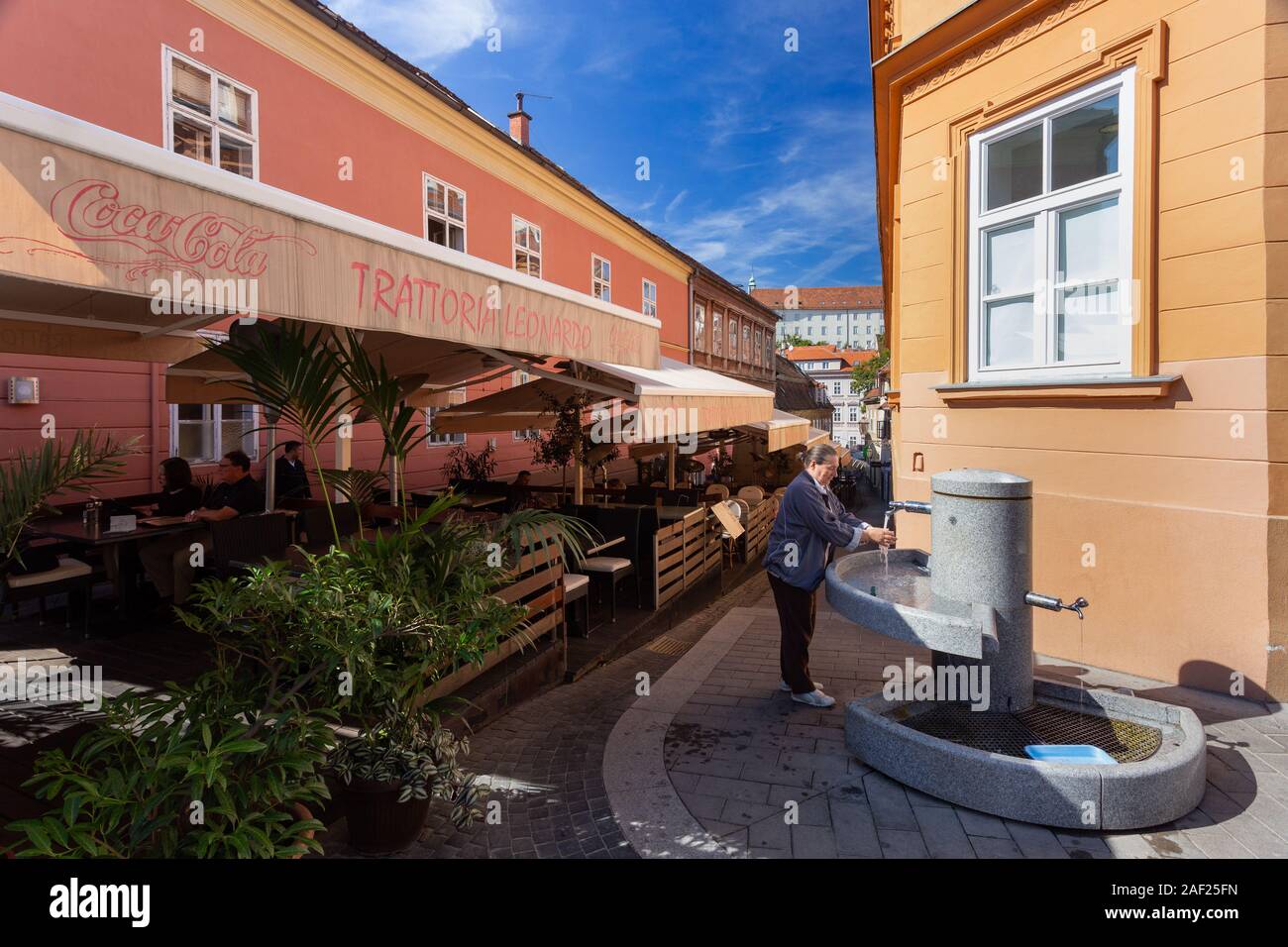 Ristoranti a Skalinska street, nel centro della città di Zagreb, Croazia Foto Stock