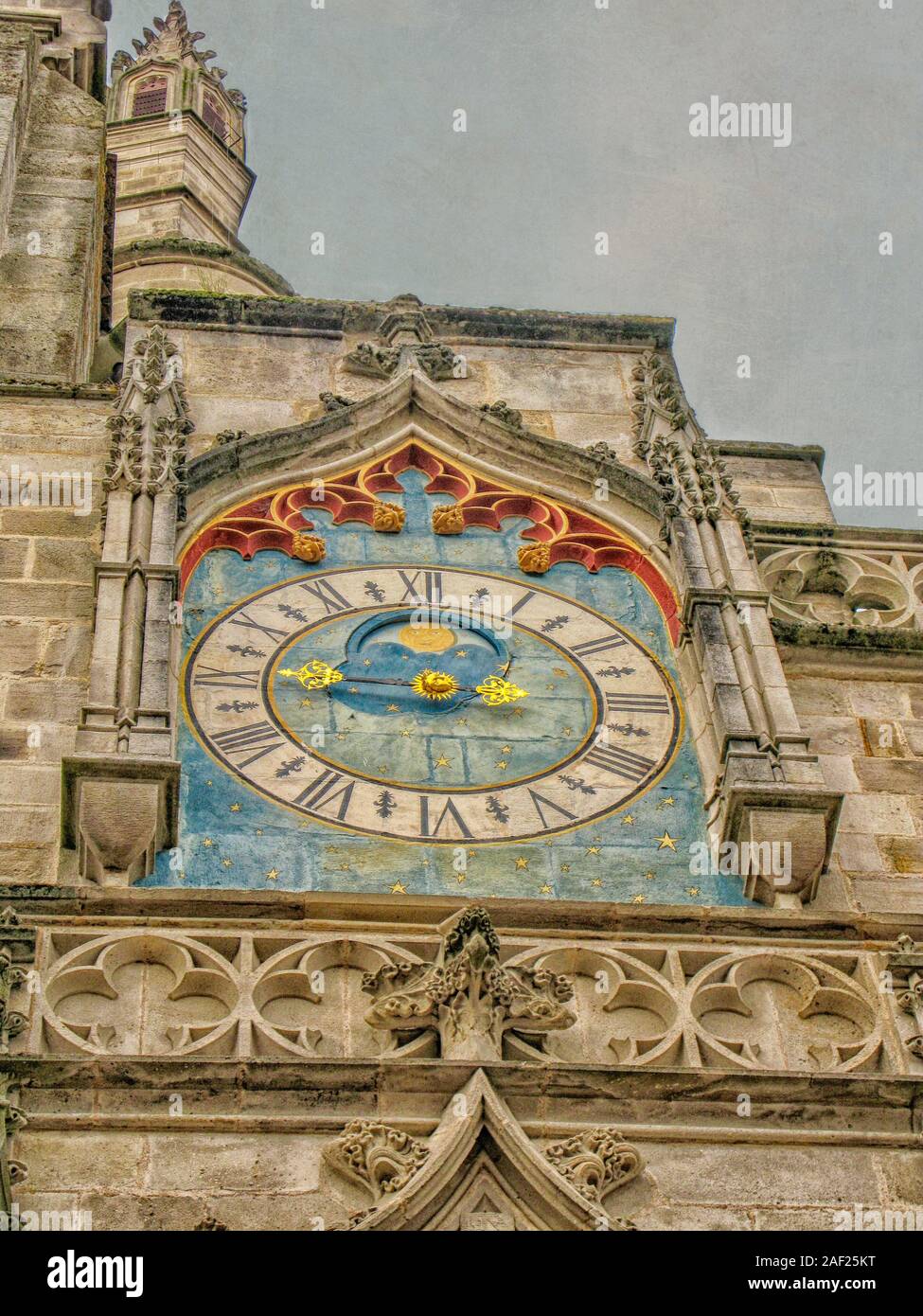 La Cattedrale di Saint-Lazare orologio, in Autun, Borgogna, Francia Foto Stock