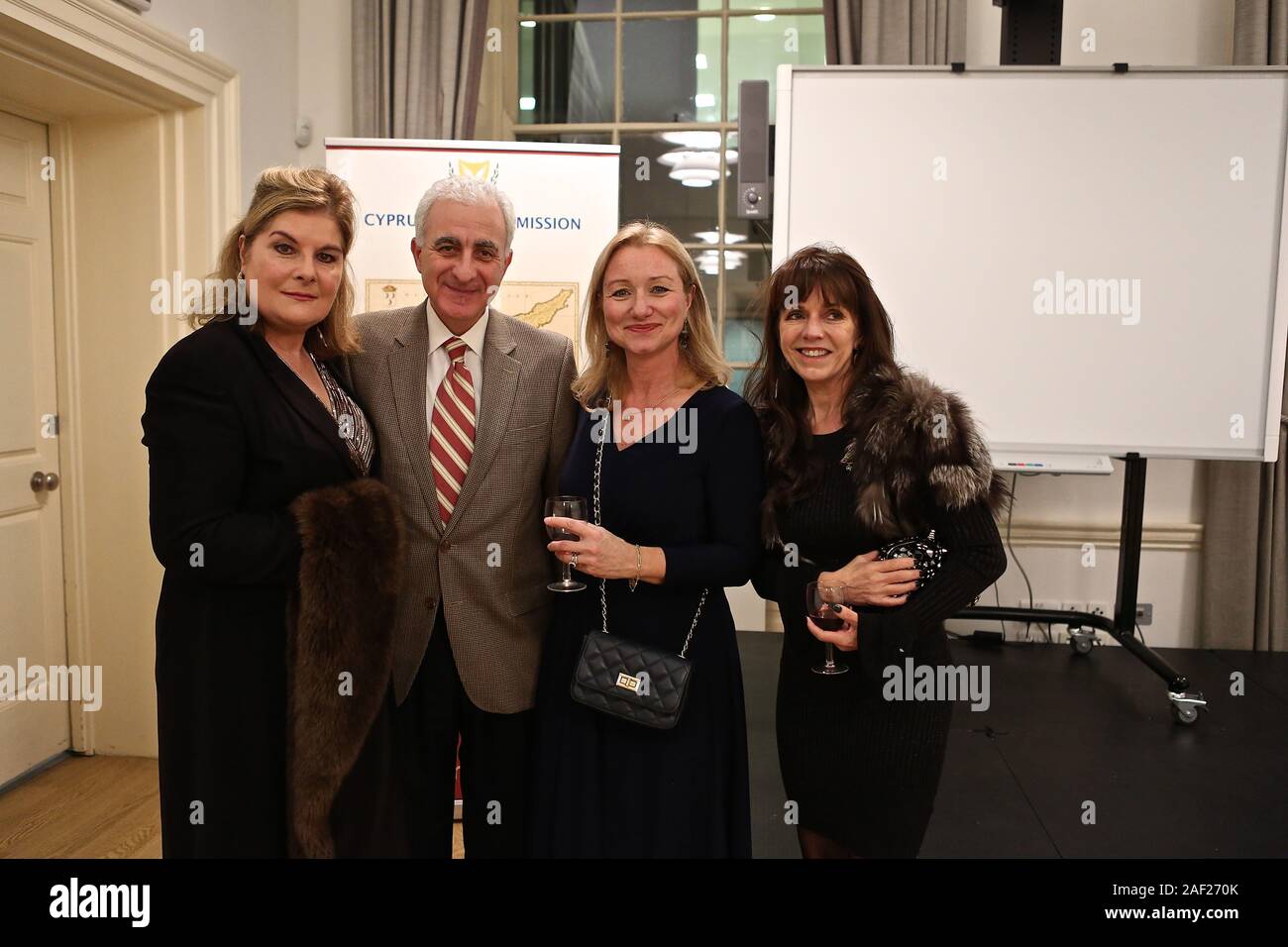 FPA Christmas Party e AGM .l'Associazione della Stampa Estera ha tenuto l'annuale festa di Natale a Cipro Alta Commissione per una celebrazione i membri e nel caso in cui il nuovo comitato candidati sono stati eletti . Foto Stock