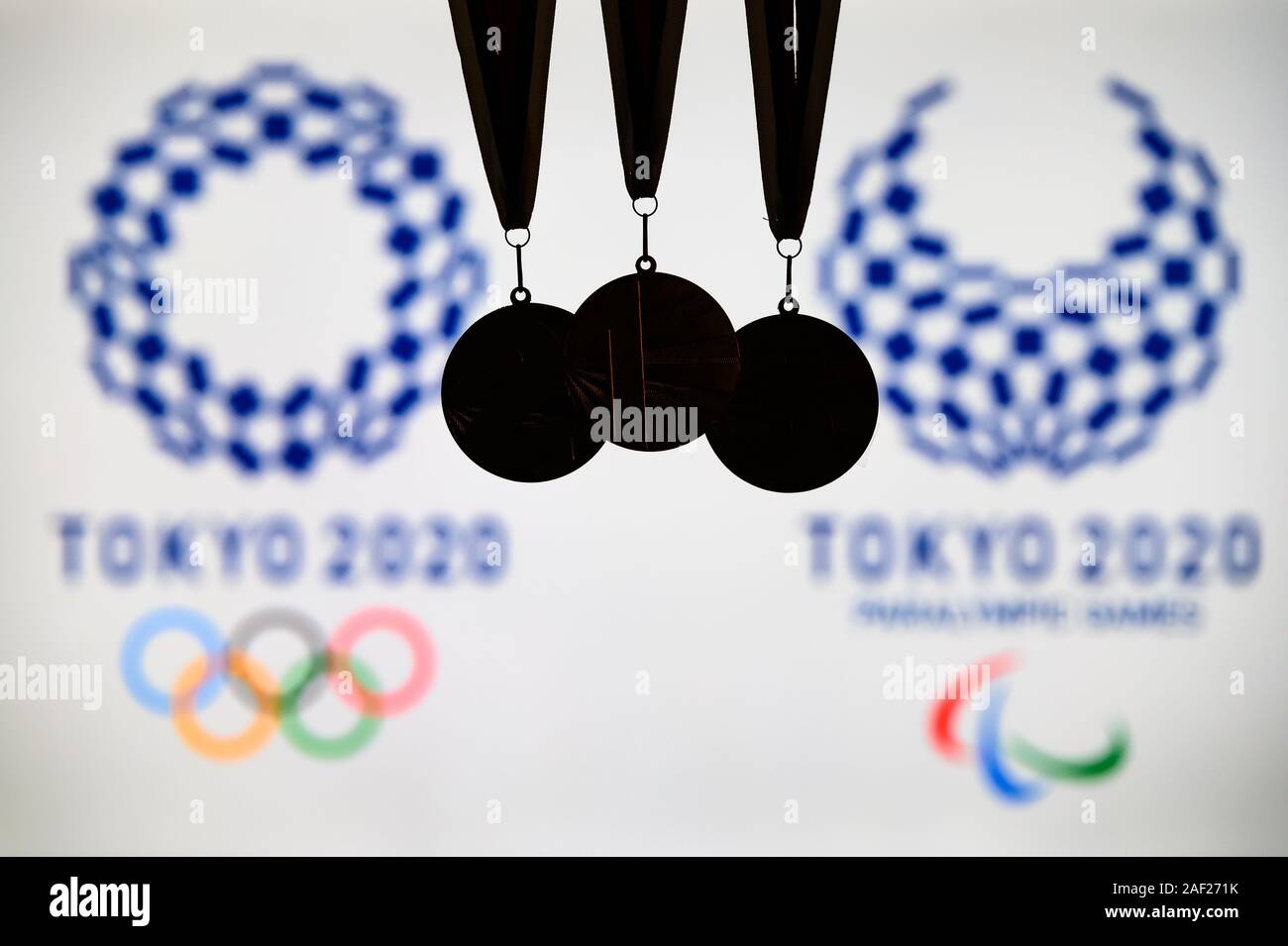 TOKYO, Giappone, giugno. 20. 2019 - estate giochi olimpici, Tokyo 2020, il logo dei giochi e medaglia - oro, argento e bronzo Foto Stock