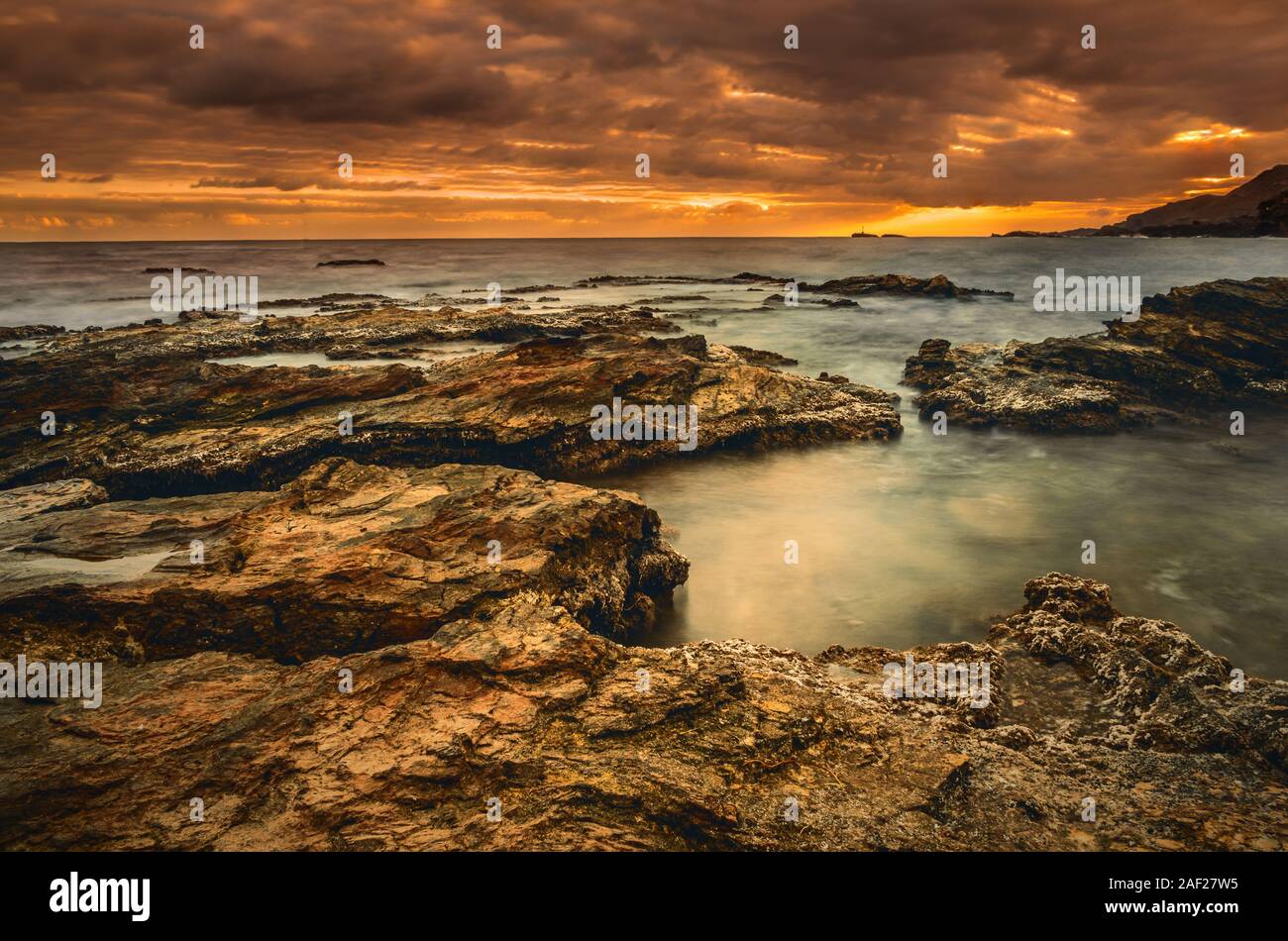 Sonnenuntergang am Mittelmeer, in Spanien an der Costa Calida bei Cabo de Palos. 28.12.16 | Utilizzo di tutto il mondo Foto Stock