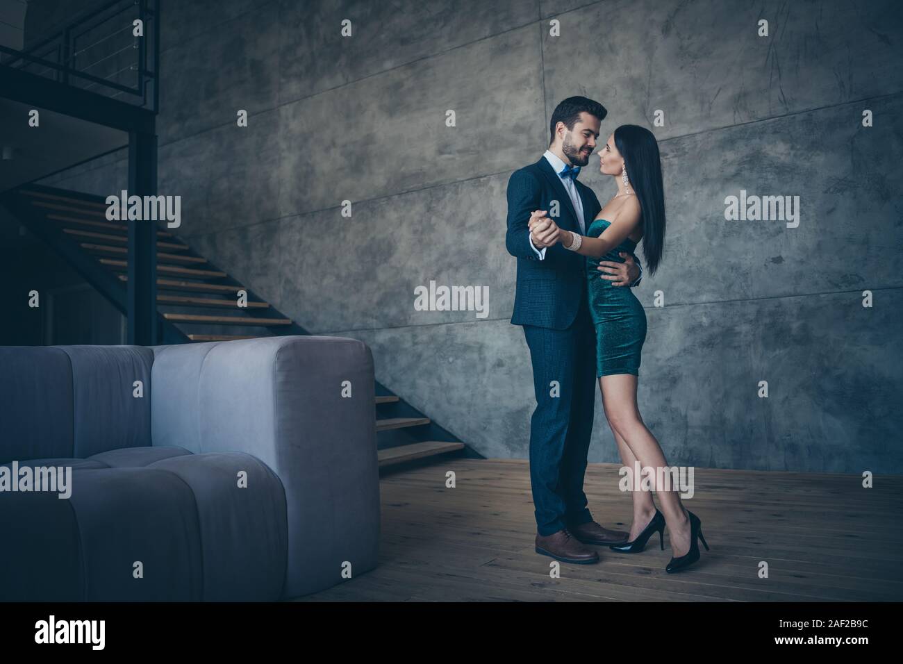Slow dance immagini e fotografie stock ad alta risoluzione - Alamy