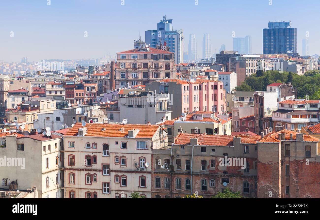 Istanbul, Turchia. Aerial cityscape con antiche e moderne case Foto Stock