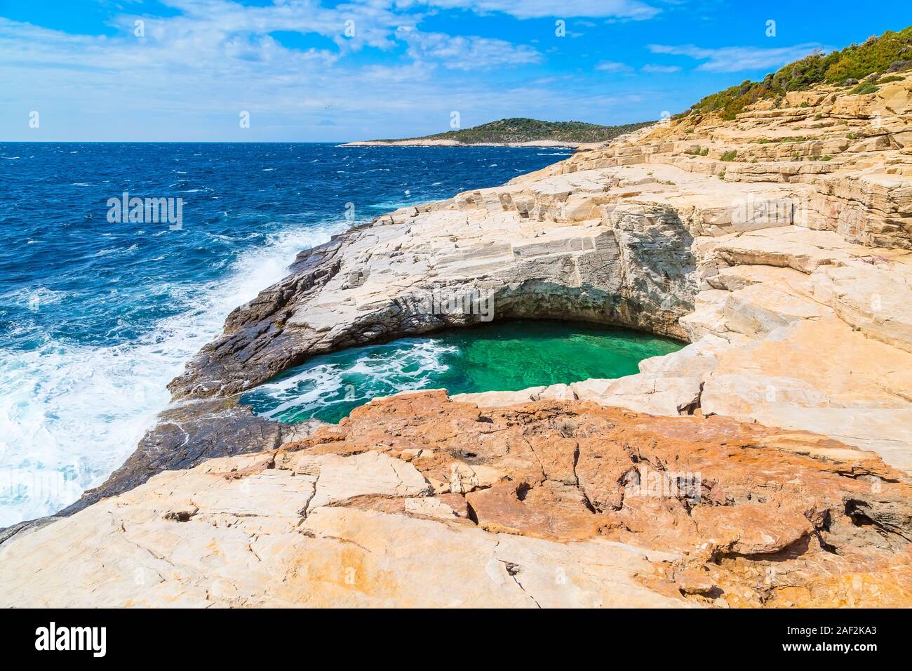 Giola con acqua di mare naturale piscina situata sulla Thassos o Thasos Island, Grecia Foto Stock