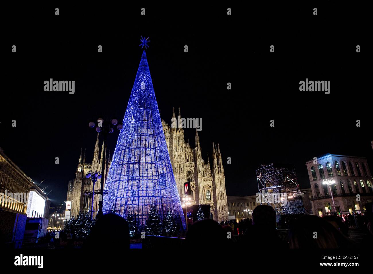 Illuminazione di un albero di Natale in Piazza Duomo a Milano il 06  dicembre 2019. Questo anno la struttura è interamente coperta con luci e  sostituisce il tradizionale abete, è anche possibile