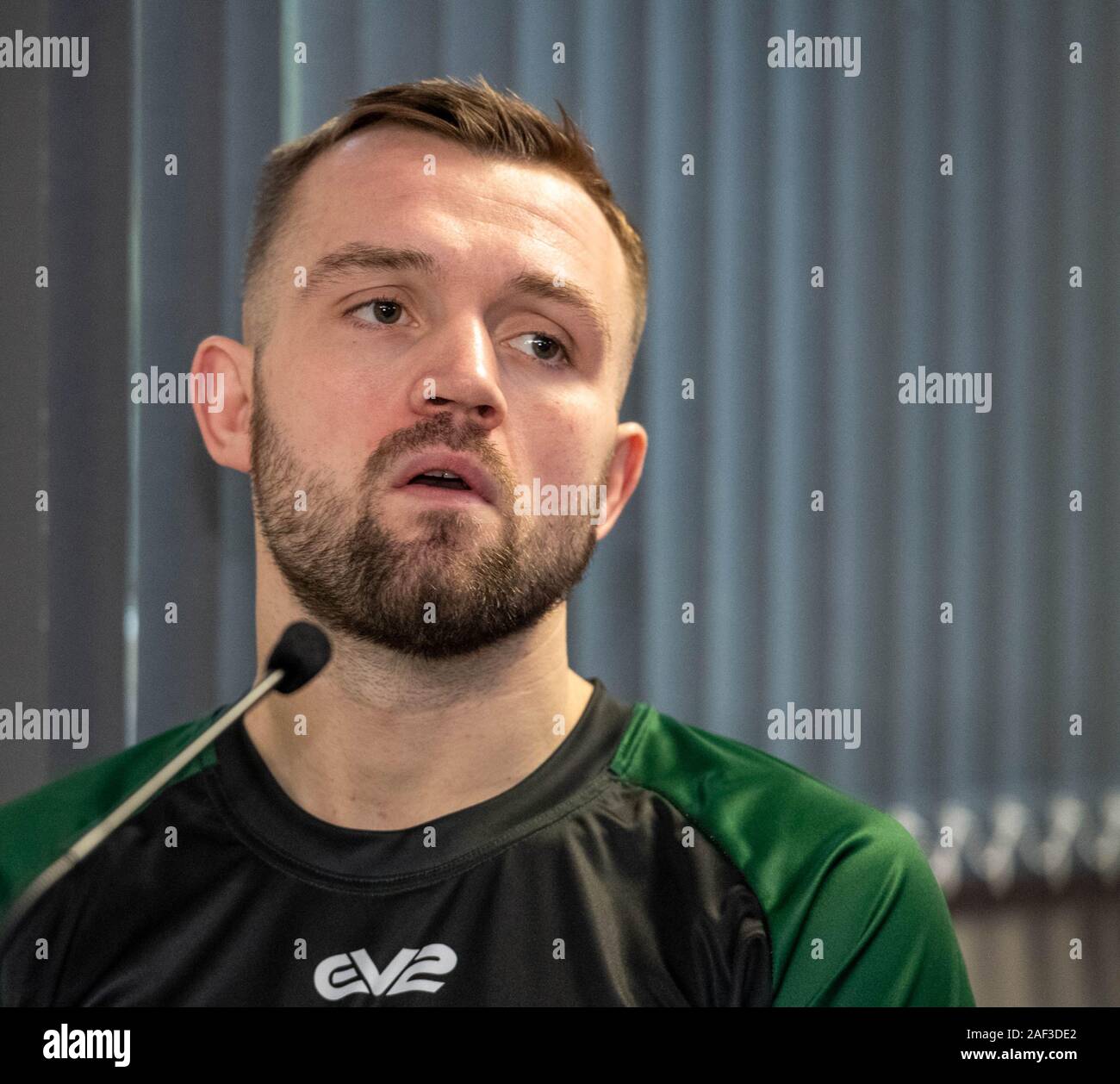 Brentwood Essex REGNO UNITO, 12 dic. 2019 pugilato: MTK conferenza stampa davanti alla luce GoldenContract-pesanti quarti di finale a Brentwood, Essex sabato. come dei migliori otto light-heavyweight stelle provenienti da tutto il mondo di competere al centro di Brentwood, live su Sky Sport in associazione con Matchroom Boxing e su ESPN+ Foto Undefeated Scot Tommy Philbin Credit Ian DavidsonAlamy Live News Foto Stock