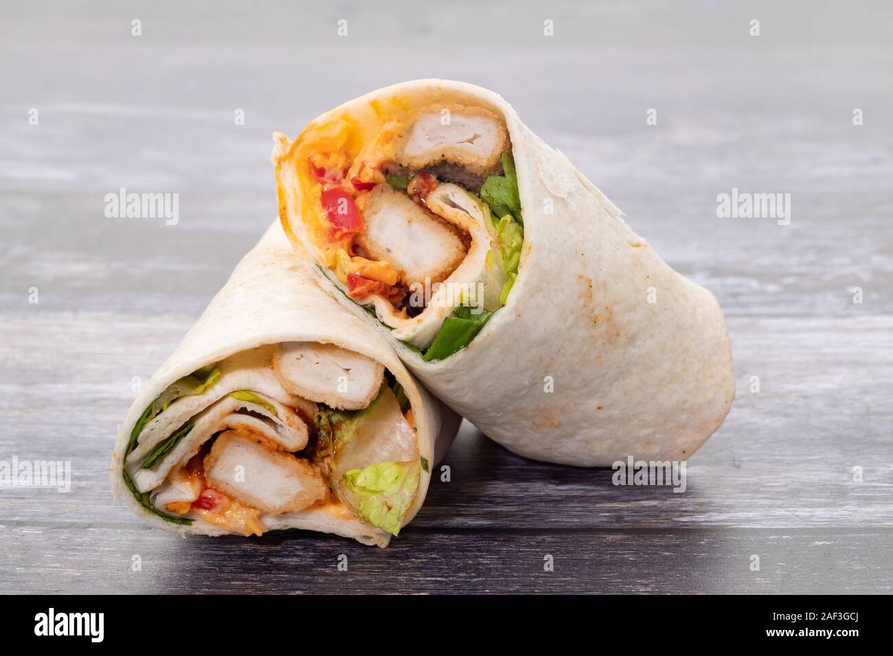 Pollo e insalata sandwich wrap Foto Stock