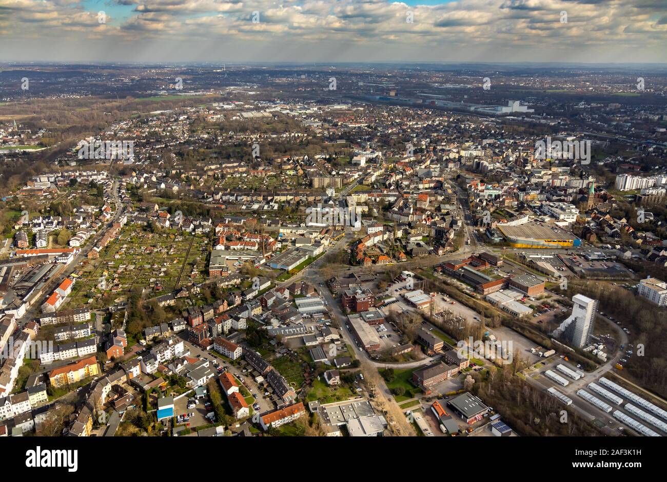 Fotografia aerea, la tecnologia e le start-up Centro Wattenscheid (TGW), vista da ovest su Wattenscheid, opere di riqualificazione presso la torre di avvolgimento o Foto Stock