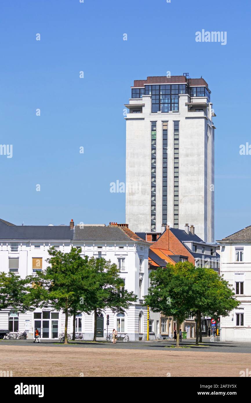 Il Boekentoren / Prenota Torre progettata da architetto belga Henry van de Velde nella città di Gand, Fiandre Orientali, Belgio Foto Stock