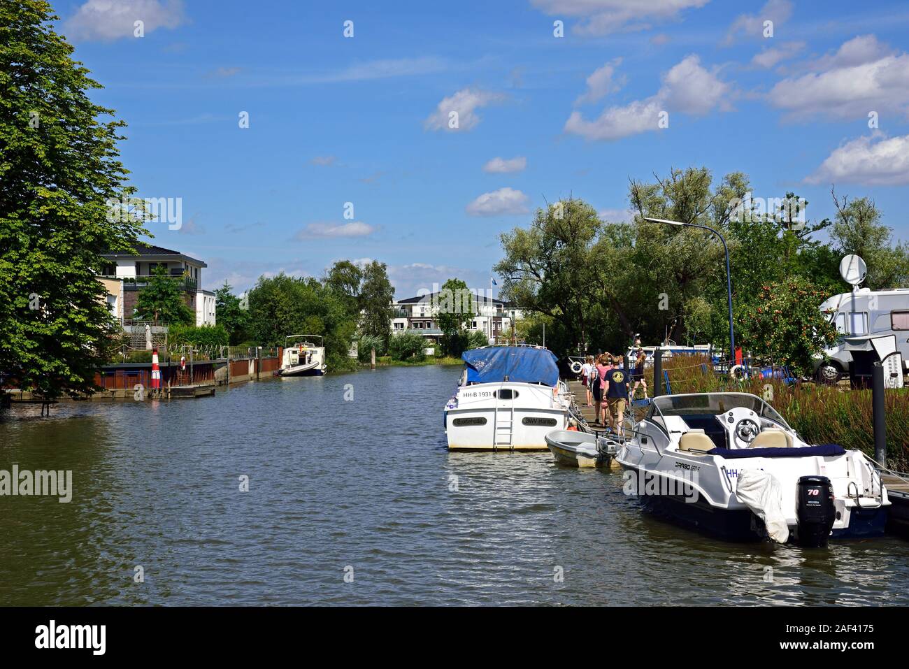 Europa, Deutschland, Niedersachsen, Buxtehude, Metropolregion Hamburg, Este, Hafen, Wohnen am Wasser, Foto Stock