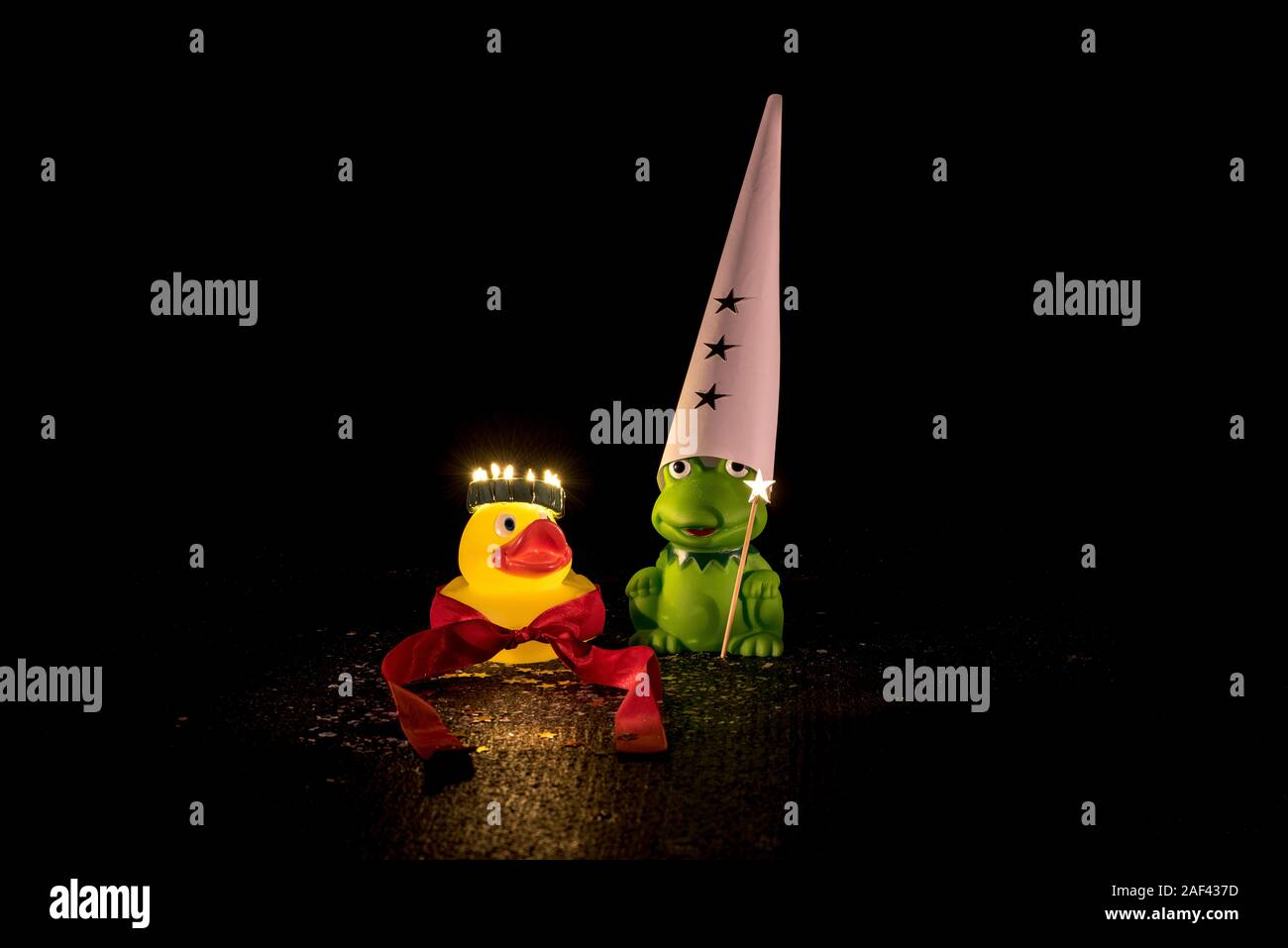 Saint Lucia's Day è conosciuto più comunemente in Svezia. Qui simboleggiata dai giocattoli per neonati con l'anatra come Santa Lucia e la rana come la stella per i ragazzi (Sa Foto Stock