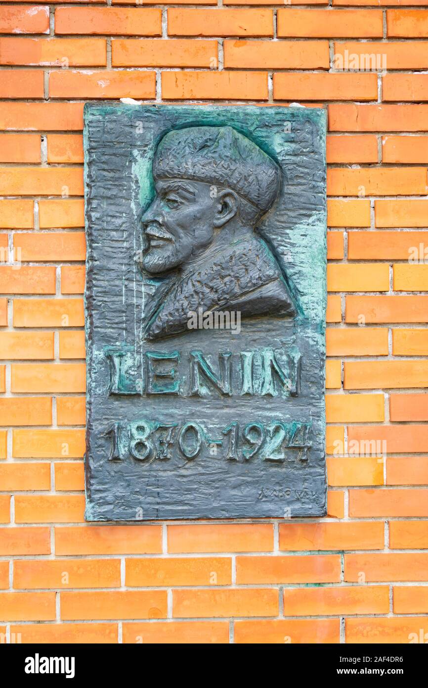 Lapide a Vlarimir Ilyich Ulyanov Lenin, Memento Park, Szoborpark, Budapest, Ungheria. Dicembre 2019 Foto Stock