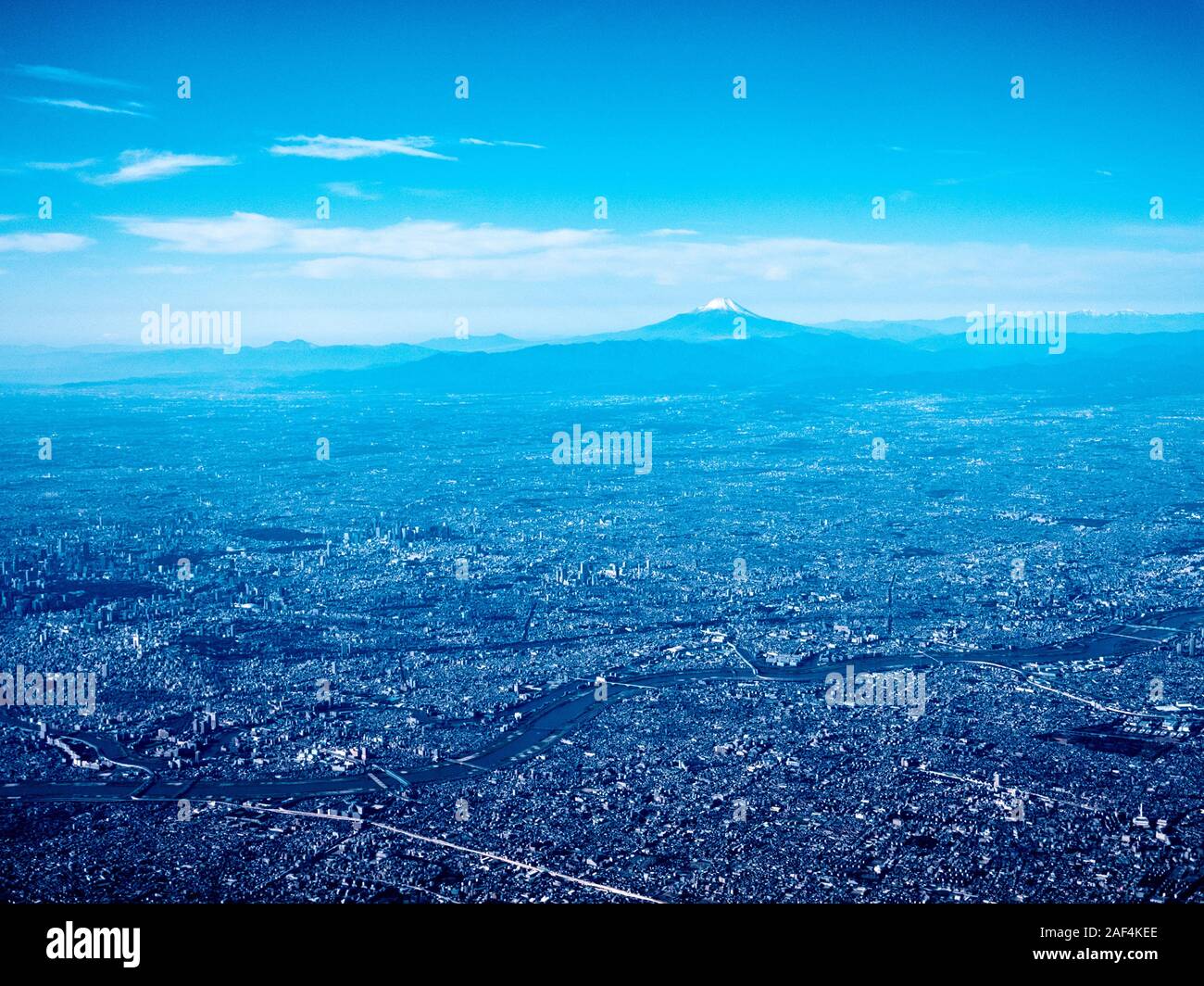 Vista aerea della pianura di Kanto con il Monte Fuji in background Foto Stock