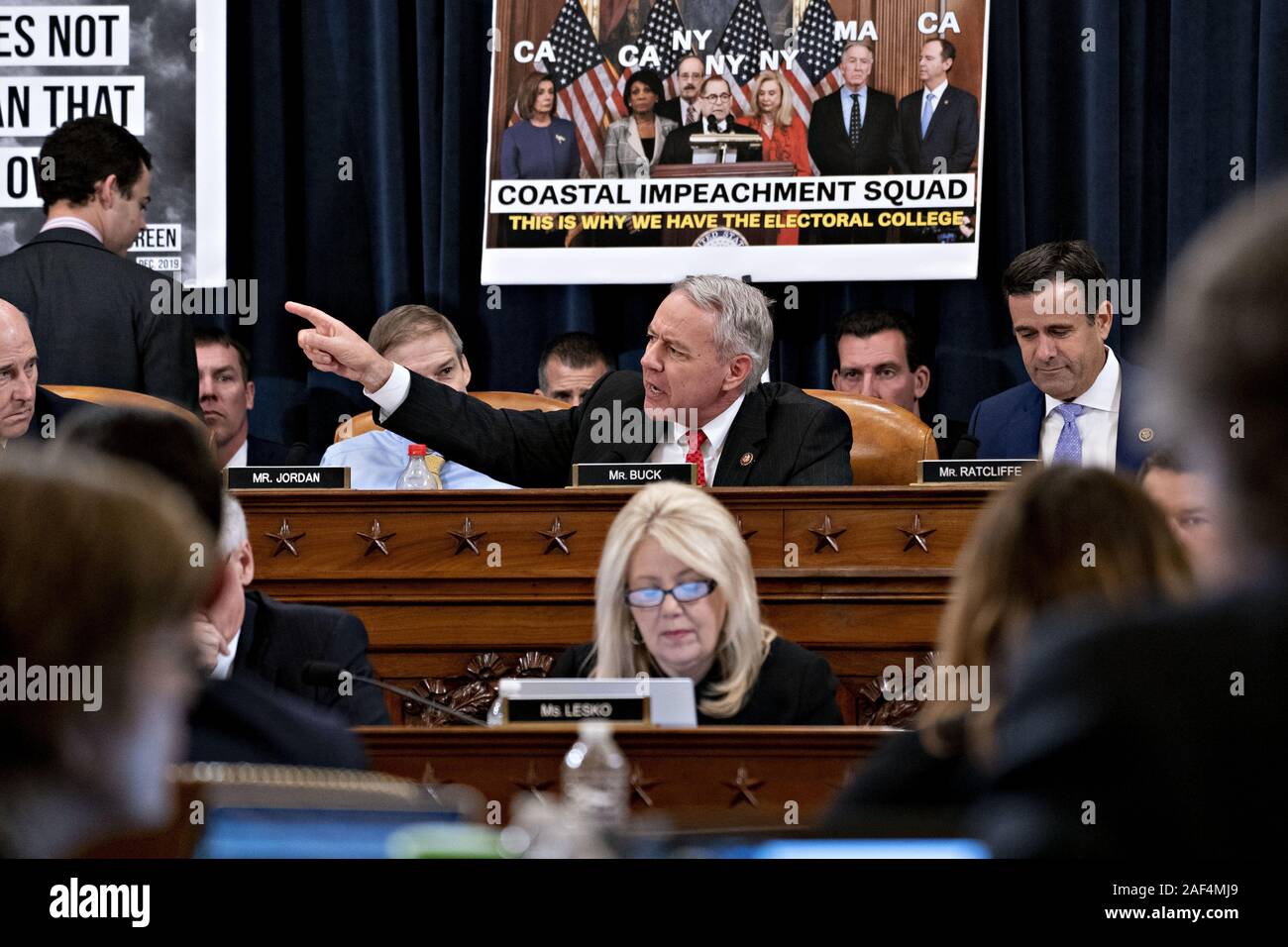 Dicembre 12, 2019, Washington, Distretto di Columbia, Stati Uniti d'America: rappresentante degli Stati Uniti Ken Buck (Repubblicano del Colorado), centro parla durante una casa noi Comitato Giudiziario audizione in Washington, DC, Stati Uniti, giovedì 12 dicembre, 2019. Il Comitato è impostato per finire di discutere gli articoli di impeachment contro il presidente statunitense Trump oggi con una probabile party-line votare per inviare la risoluzione per il pavimento della Camera dei rappresentanti degli Stati Uniti (credito Immagine: © Andrew Harrer/CNP via ZUMA filo) Foto Stock