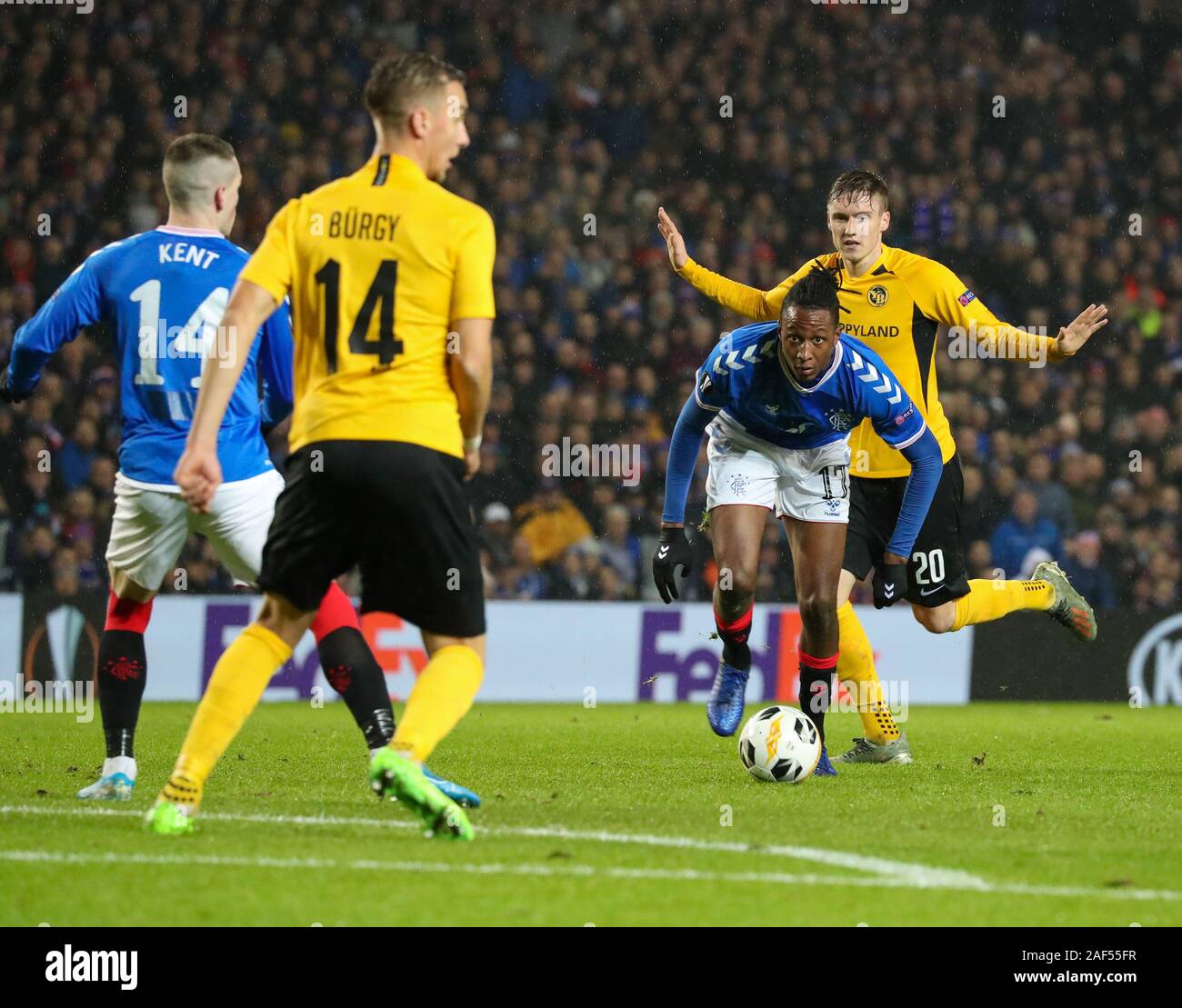 Glasgow, Regno Unito. Il 12 dicembre 2019. Glasgow Rangers ha giocato il sesto ed ultimo gruppo G fixture nella UEFA Europa League a Ibrox, il loro stadio di casa contro il team svizzero BSC Ragazzi. Il punteggio finale è stato un 1 -1 disegna con i Rangers gol segnato da Alfredo Morelos e che è stato sufficiente per i Rangers di progredire fino al prossimo round Credito: Findlay / Alamy News Foto Stock