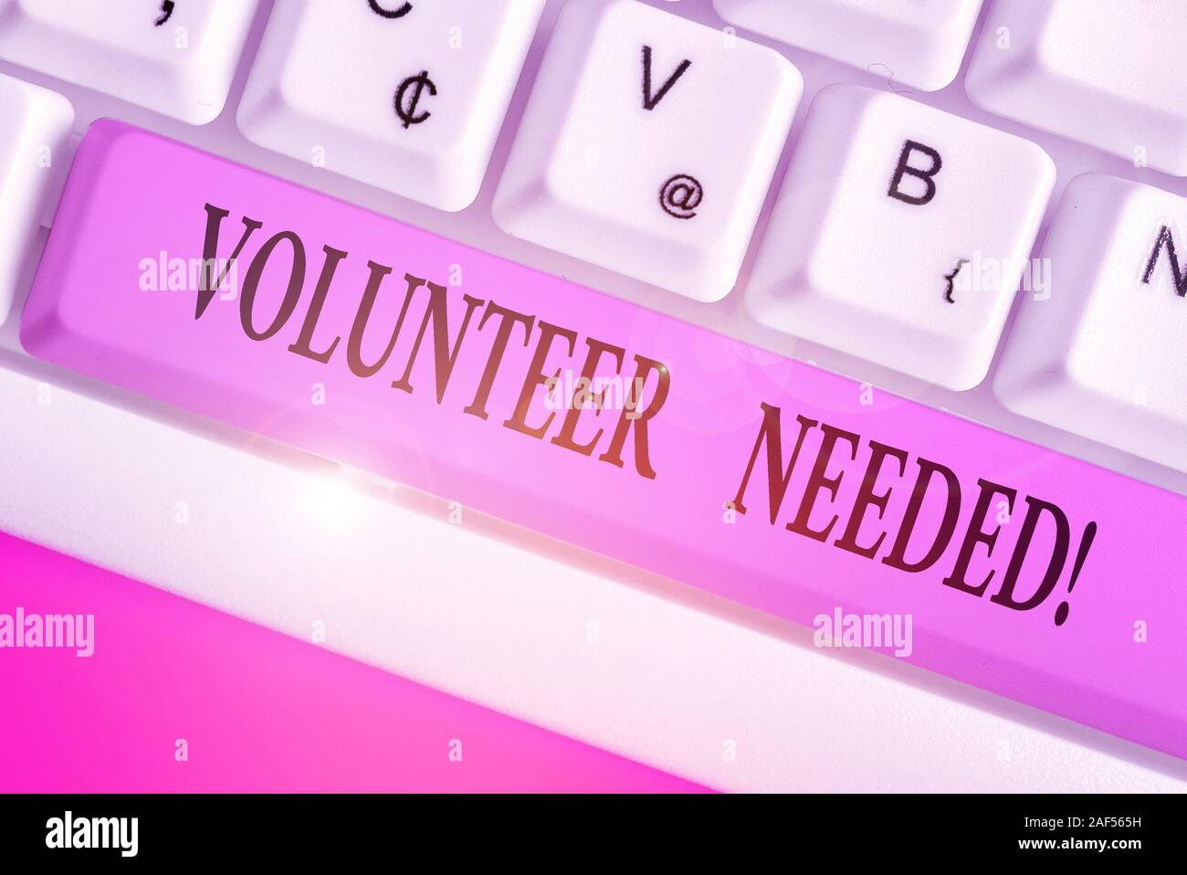 Scrittura di testo necessari volontari. Foto concettuale chiedendo dimostrando al lavoro di organizzazione senza essere pagati Foto Stock