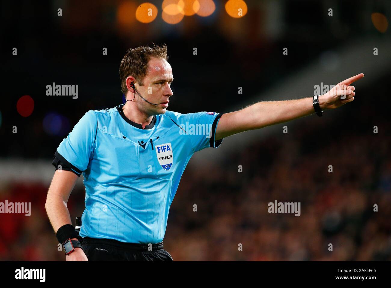 12 dicembre 2019 Eindhoven, Paesi Bassi Soccer UEFA Europa League 2019 PSV Eindhoven v Rosenborg BK UEFA Europa Leauge arbitro vitaliy Meshkov Foto Stock