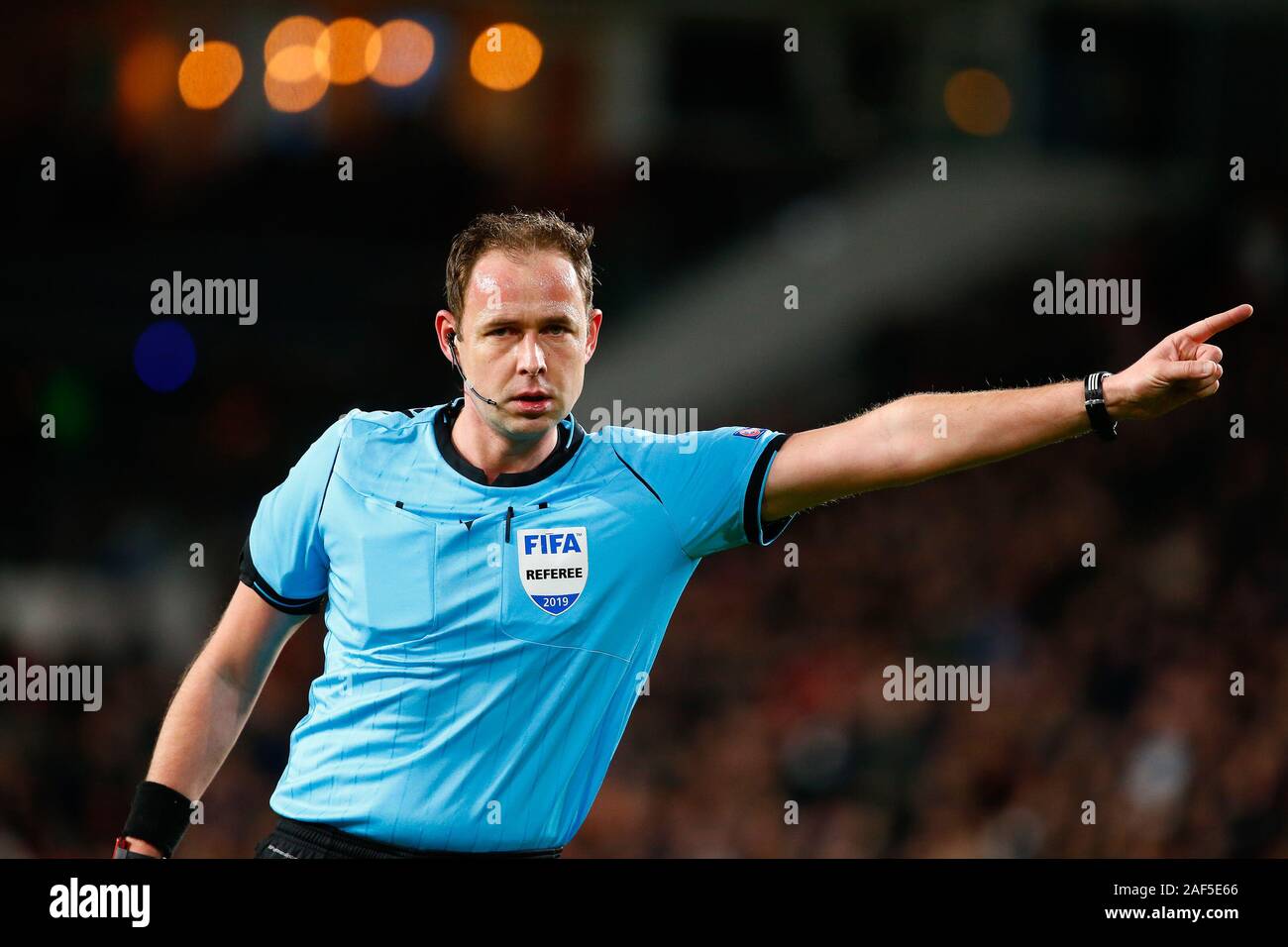 12 dicembre 2019 Eindhoven, Paesi Bassi Soccer UEFA Europa League 2019 PSV Eindhoven v Rosenborg BK UEFA Europa Leauge arbitro vitaliy Meshkov Foto Stock