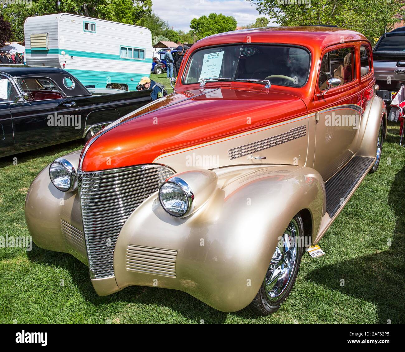 Una restaurata e modificata 1939 Chevrolet Master Deluxe 2 porta berlina a Moab aprile azione Car Show in Moab Utah. Foto Stock