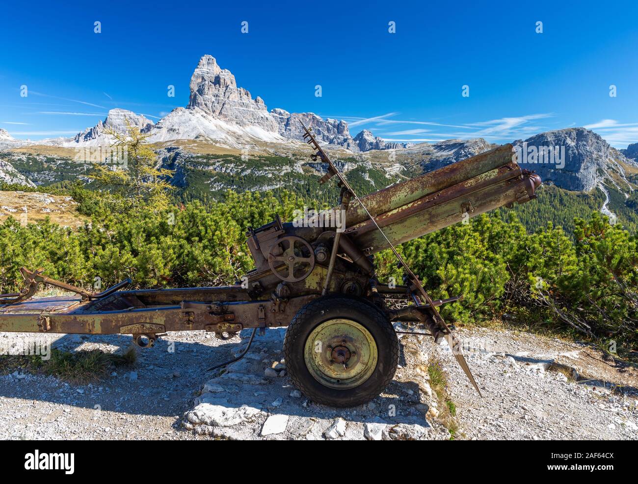 Il cannone della Prima Guerra Mondiale sul Monte Piana, Dolomiti Foto Stock