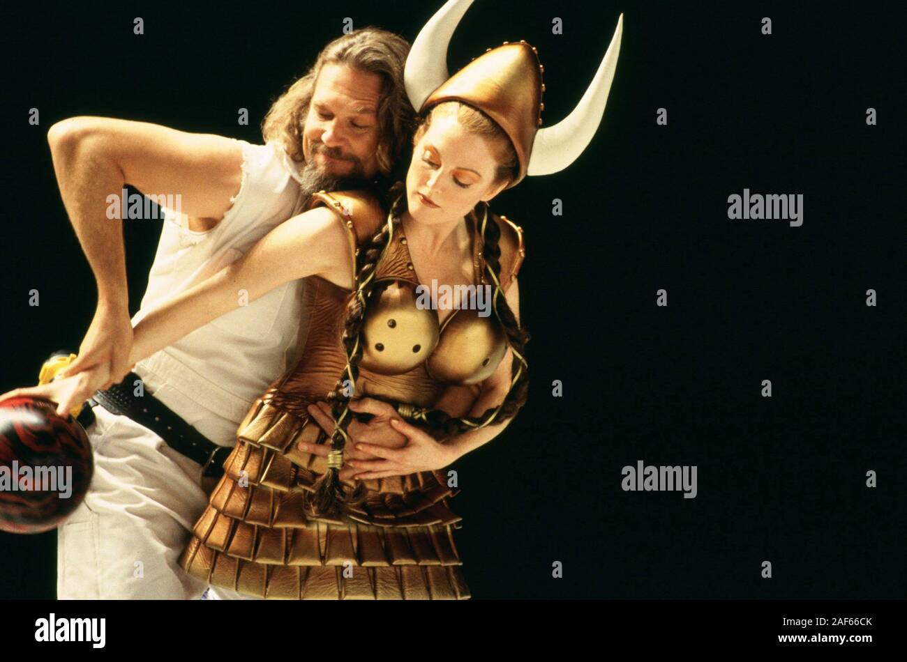 JULIANNE MOORE e Jeff Bridges nel grande Lebowski (1998), diretto da Joel Coen. Credito: POLYGRAM/WORKING TITLE FILMS / Album Foto Stock
