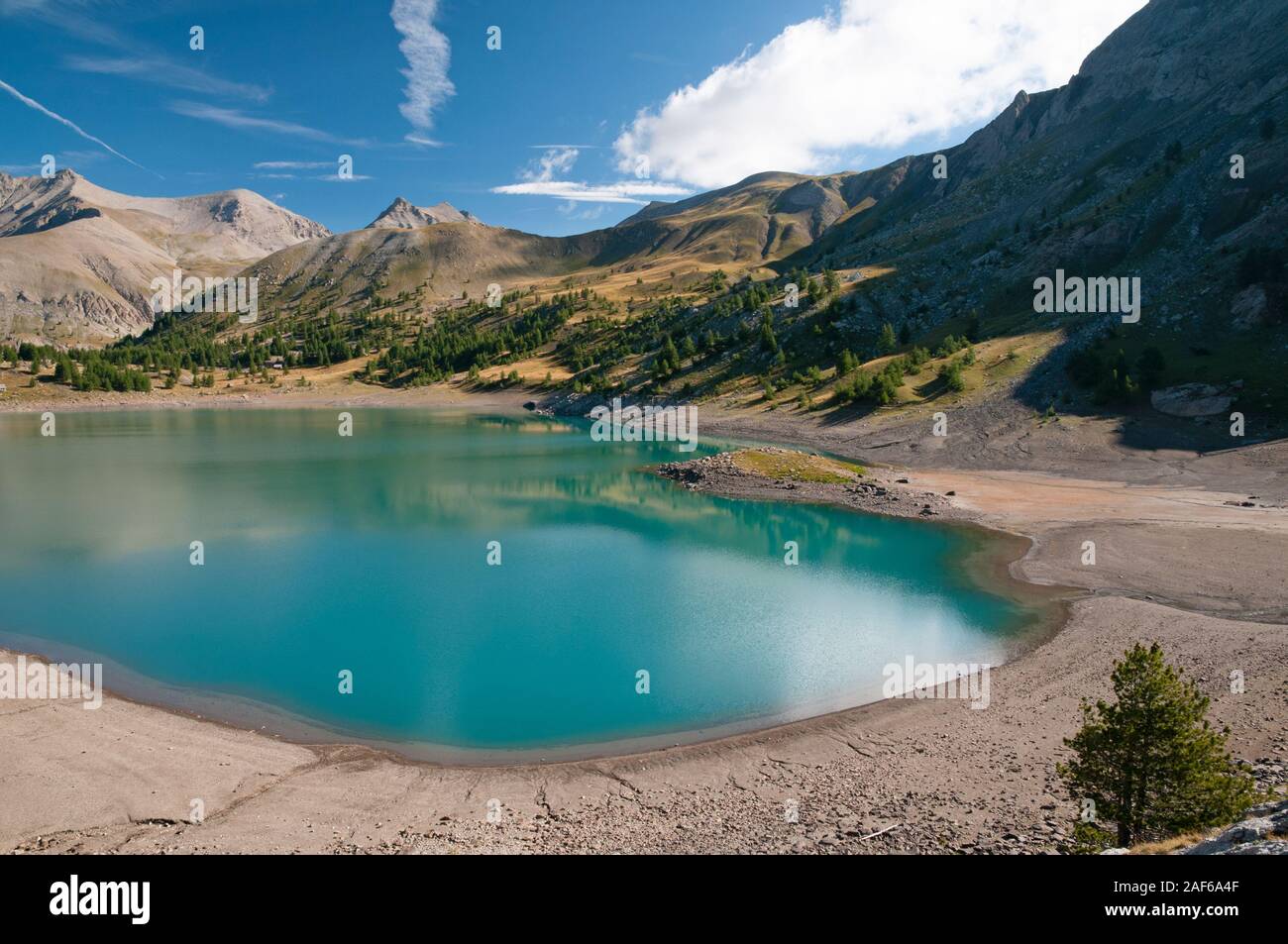 Lago di Allos, il lago naturale più grande in Europa, Alpes-de-Haute-Provence (04), il Parco Nazionale del Mercantour, Francia. Foto Stock