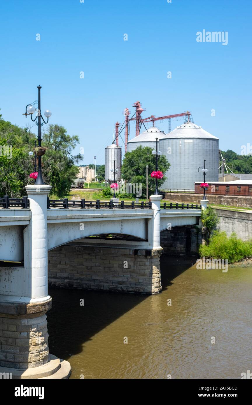 La forma y ponte in Zanesville, Ohio. Foto Stock