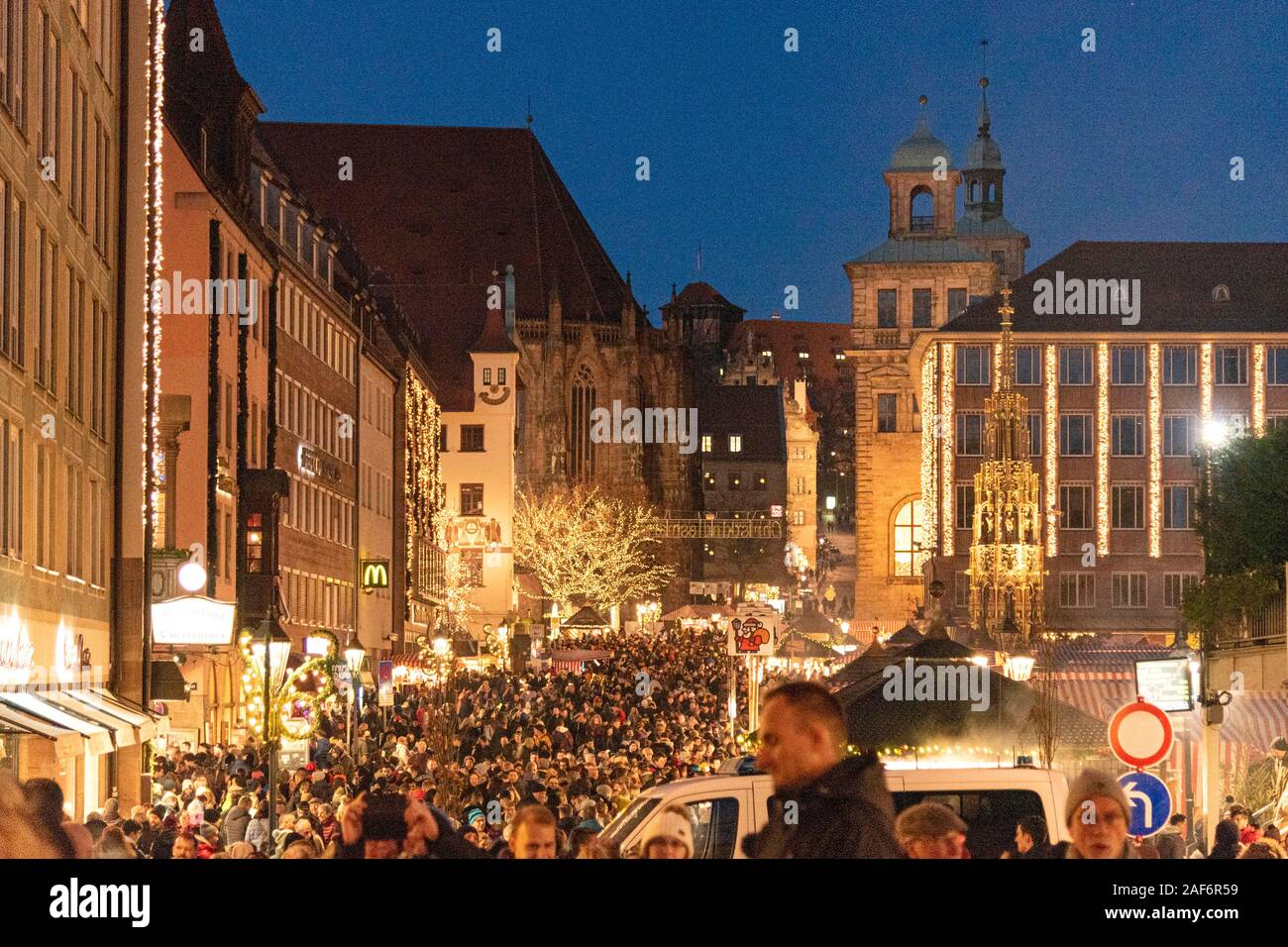 Nurnberger Christkindlesmarkt nella città vecchia. Nurnberg, 12.12.2019 | Utilizzo di tutto il mondo Foto Stock