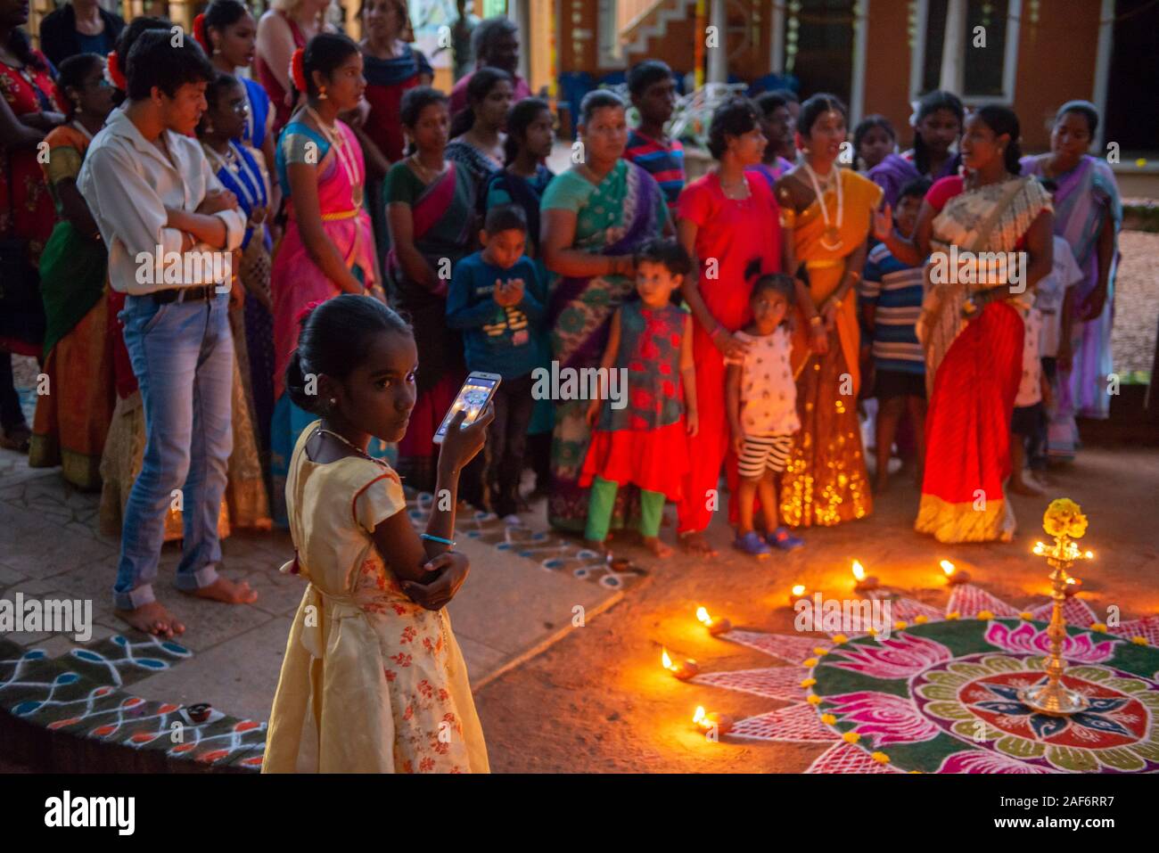Il Tamil Nadu, India - Dicembre 2019: Deepam festival delle luci di aspirazione, una comunità di Auroville Foto Stock