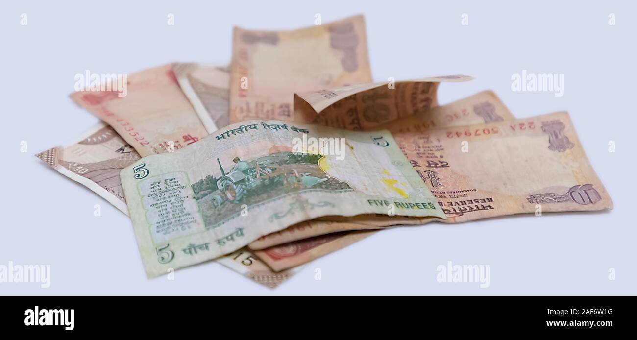 Vista dettagliata del nuovo di zecca colorato la valuta indiana di banconote da 10, 20 rupie Foto Stock