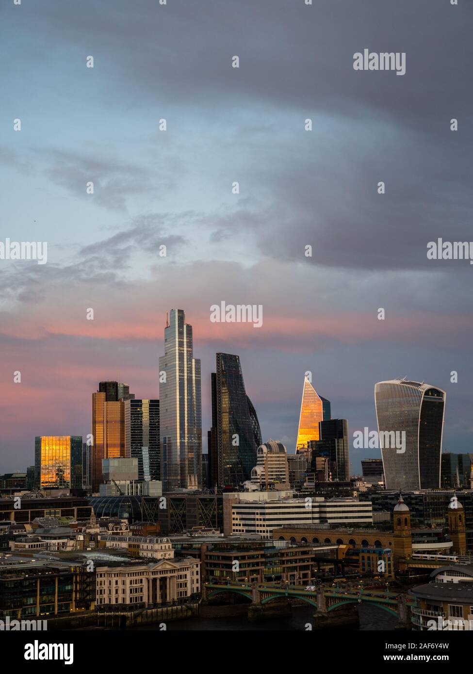 Skyline, Sunset City of London, England, Regno Unito, GB. Foto Stock