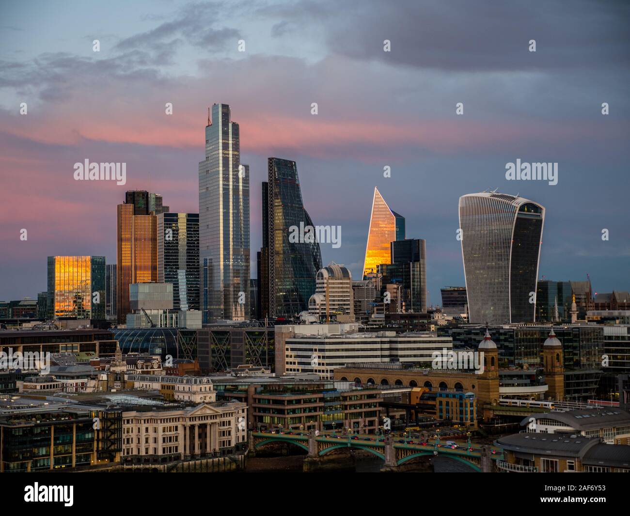 Skyline, Sunset City of London, England, Regno Unito, GB. Foto Stock