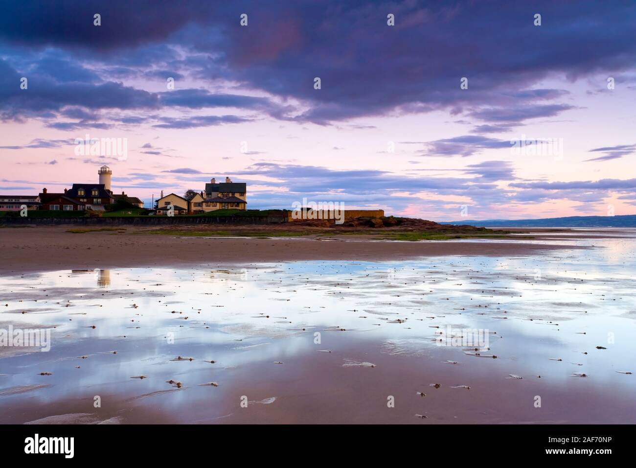 Una vista serale di West Kirby sulla penisola di Wirral. Foto Stock