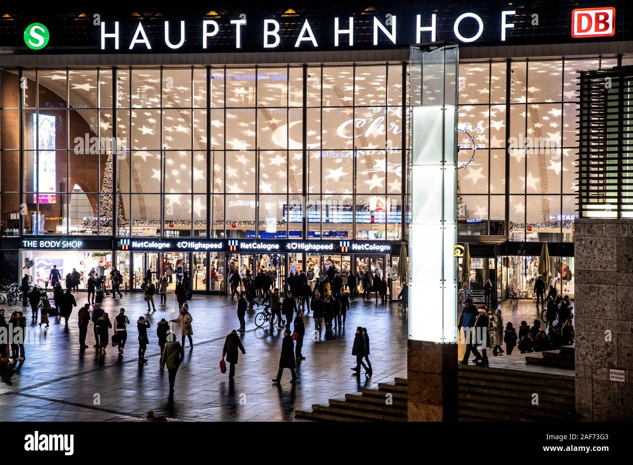Colonia, main station, stazione hall station square, passanti Vai a, dalla stazione, Foto Stock