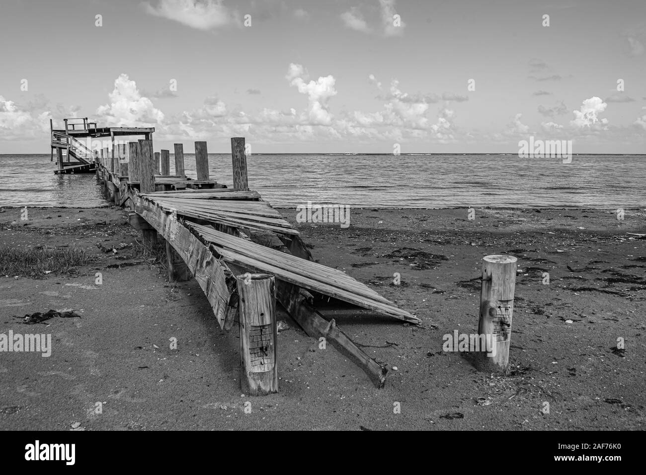 Immagine in bianco e nero dei Caraibi dock distrutta dall'uragano Foto Stock