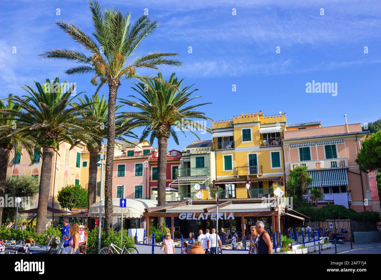 Moneglia, Italia - 15 Settembre 2019: il popolo a Moneglia villaggio in Liguria Foto Stock