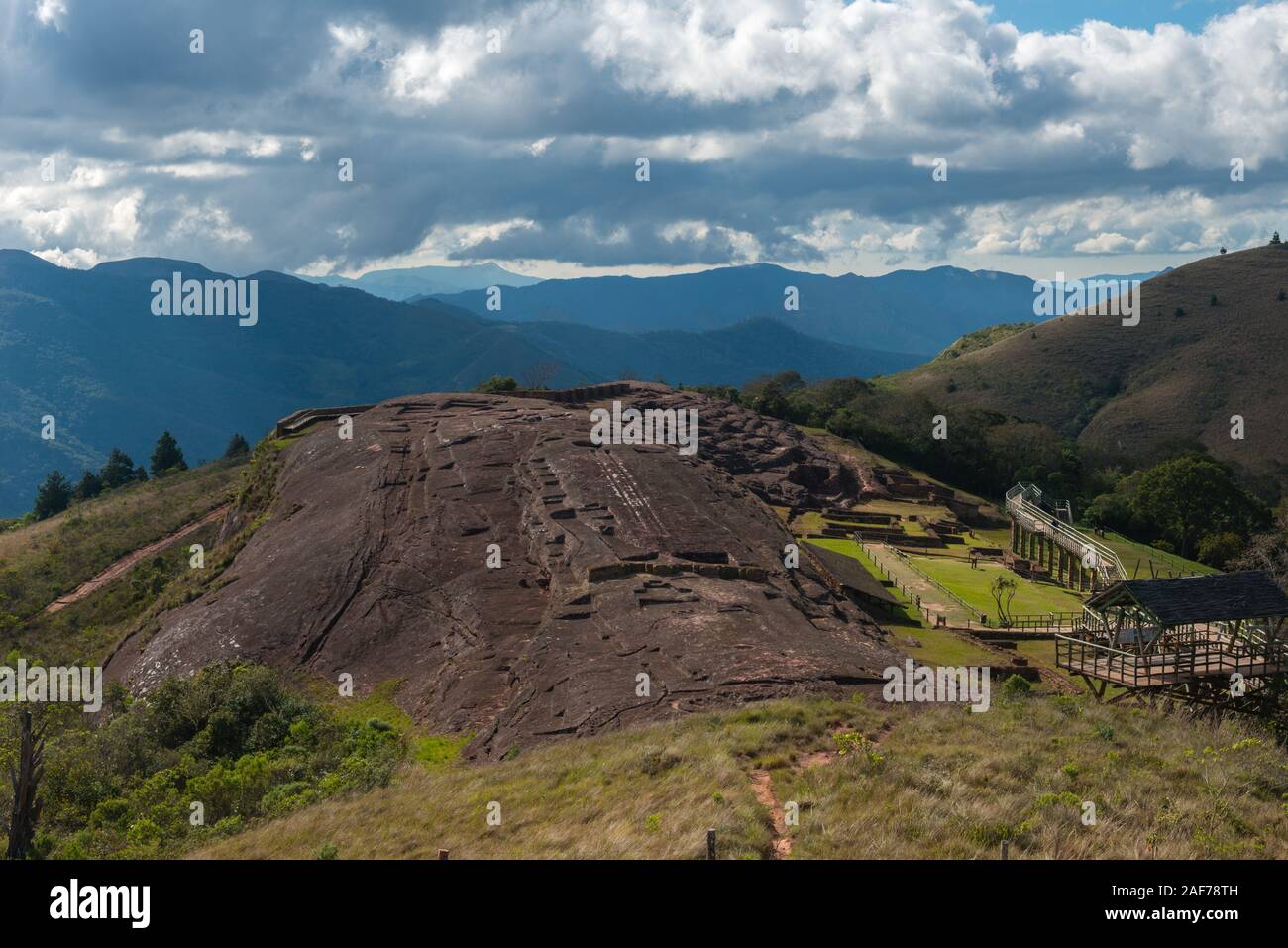 La roccia arenaria, figurative, carvingsistorical sito di El Fuerte, Patrimonio Mondiale dell Unesco, Samaipata, Dipartimento di Santa Cruz, Bolivia, America Latina Foto Stock