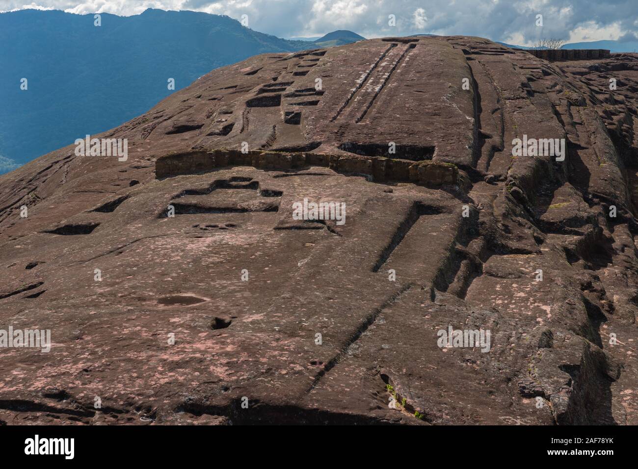 La roccia arenaria, figurative, carvingsistorical sito di El Fuerte, Patrimonio Mondiale dell Unesco, Samaipata, Dipartimento di Santa Cruz, Bolivia, America Latina Foto Stock