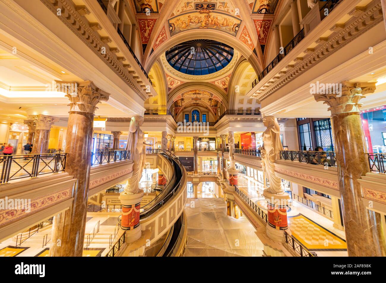 Las Vegas, SEP 25: vista dell'interno del Forum shops del Caesars Palace il Sep 25, 2019 a Las Vegas, Nevada Foto Stock
