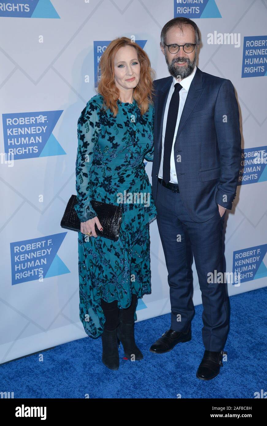 New York, NY, STATI UNITI D'AMERICA. 12 Dic, 2019. J K Rowling, Neil Murray presso gli arrivi per 51st annuale di Robert F. Kennedy Diritti Umani ripple della speranza Awards, New York Hilton Midtown, New York, NY Dicembre 12, 2019. Credito: Kristin Callahan/Everett raccolta/Alamy Live News Foto Stock