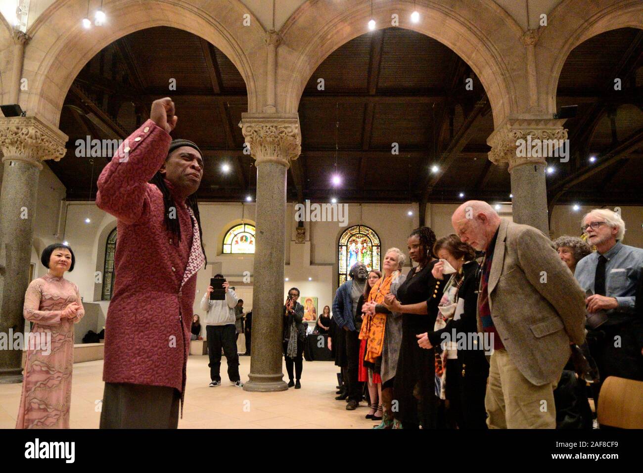 Il dottor Kim Phoec assiste la Philadelphia Orchestra prestazioni dei figli del fuoco, dal compositore-in-residence Hannibal Lokumbe a Philadelphia Epi Foto Stock