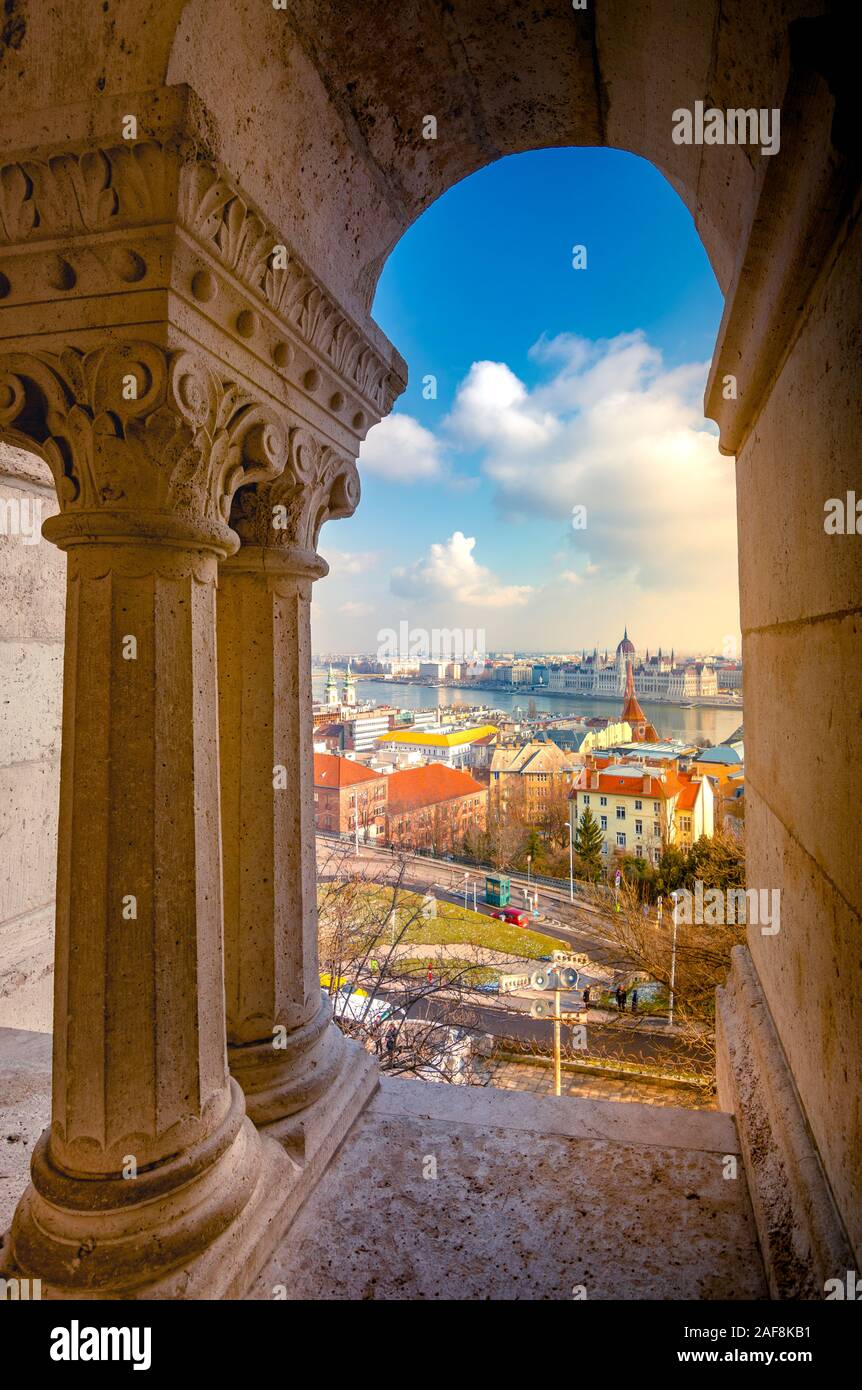 Vista della città di Budapest con il Danubio e il parlamento, Ungheria. Foto Stock