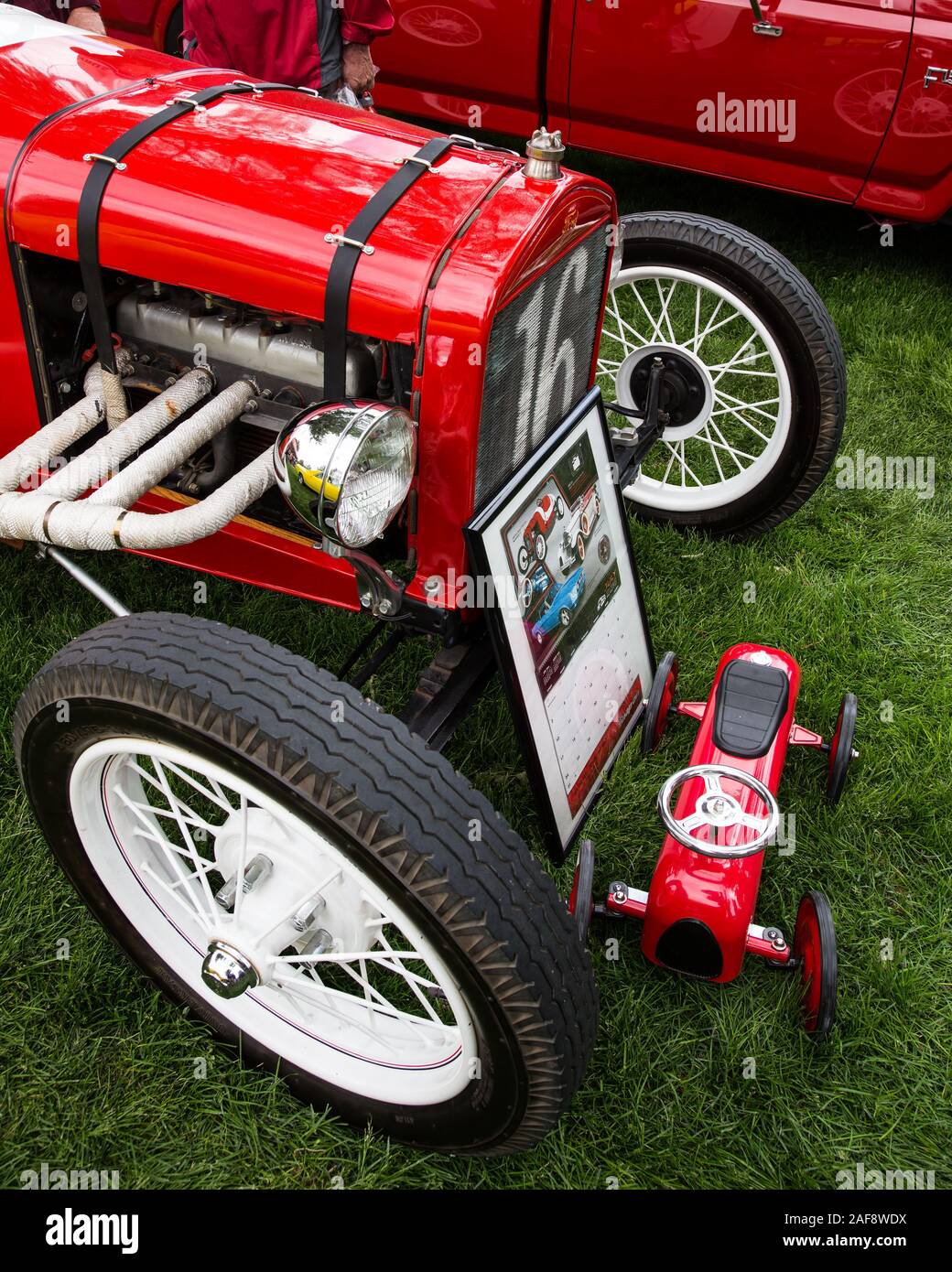 Un edificio restaurato del magazzino Ford 1916 Modello T Indianapolis 500 racer in Moab aprile azione Car Show in Moab Utah. Foto Stock