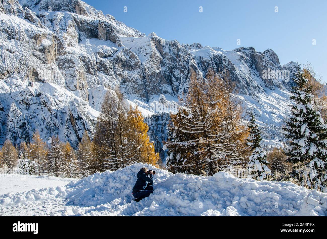 Il Passo Sella è il terzo di sette di montagna delle Dolomiti passa piloti cross nell'annuale Maratona dles Dolomites a singolo giorno gara ciclistica. Foto Stock