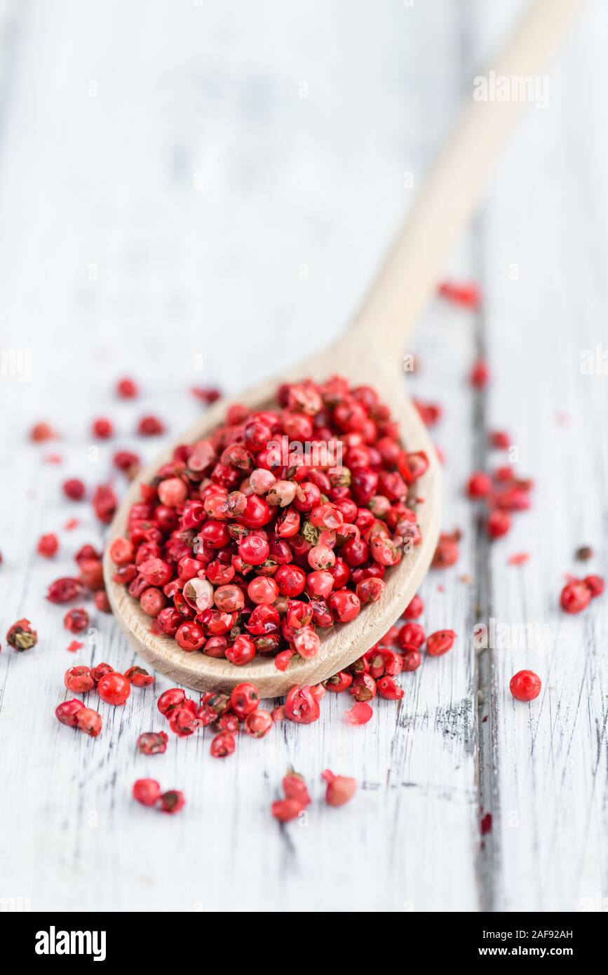 Porzione di fresco Pepe Rosa close-up shot; messa a fuoco selettiva Foto Stock