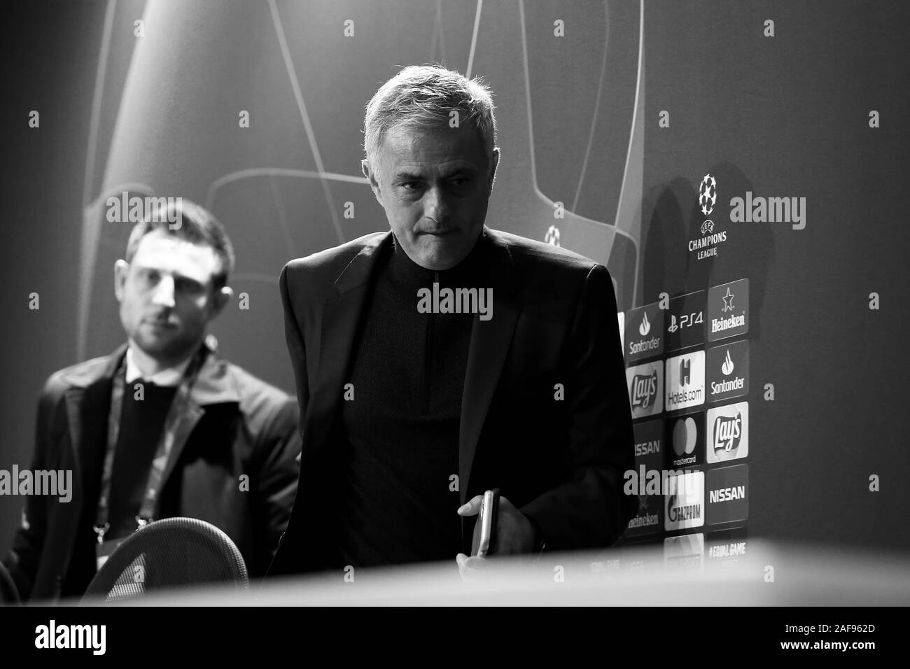 Monaco di Baviera, Germania. Undicesimo Dec, 2019. Jose Mourinho (Tottenham) Calcio/Calcetto : UEFA Champions League Giornata 6 Gruppo B match tra FC Bayern Munchen 3-1 Tottenham Hotspur FC al Fussball Arena di Monaco di Baviera A Monaco di Baviera, in Germania . Credito: Mutsu Kawamori/AFLO/Alamy Live News Foto Stock