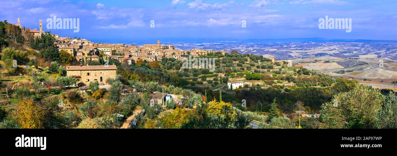 Tradizionale villaggio di Montalcino,vista panoramica,Toscana,l'Italia. Foto Stock